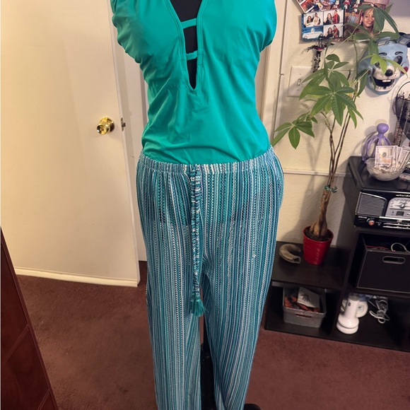Time and Tru Teal Swimsuit, Swim pants, cover up - Picture 12 of 13